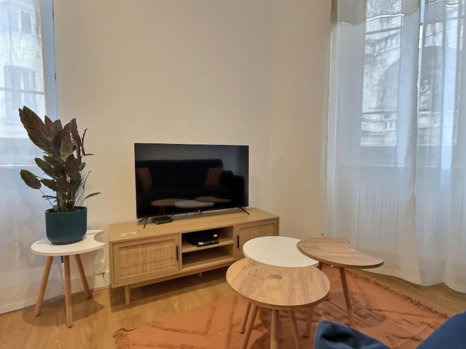 Au Jasmin De Miss K Apartment Bourg-en-Bresse Exterior photo